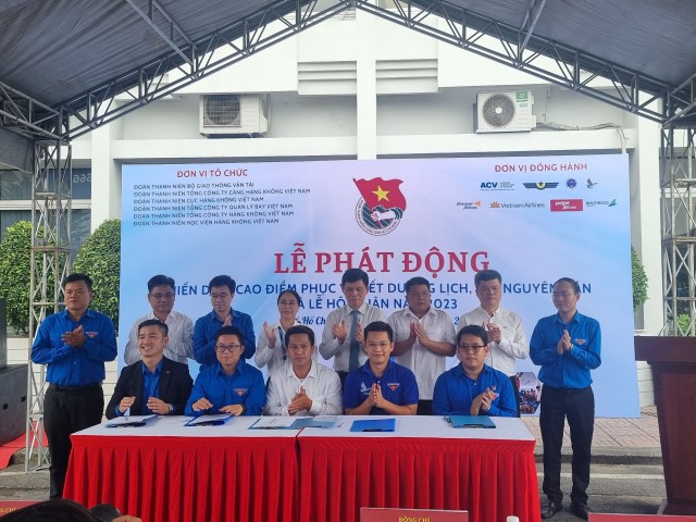 ĐTN VNA hưởng ứng Chiến dịch cao điểm phục vụ Tết