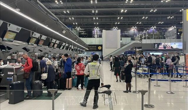 Thái Lan áp dụng trở lại chứng nhận tiêm vaccine ngừa COVID-19 với du khách