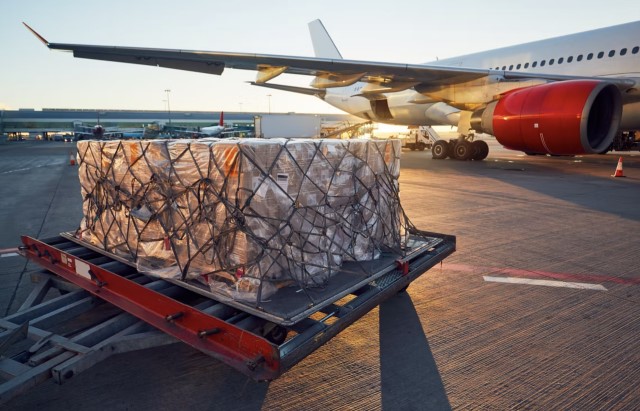 Aviation News No.7: IATA báo cáo nhu cầu hàng hóa hàng không tiếp tục giảm