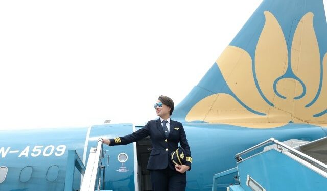 [Tết 2023] Nữ cơ trưởng đầu tiên của HKVN: Hành trình đầy đam mê và không ít thử thách