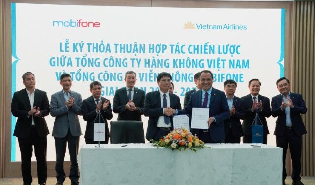 Vietnam Airlines và MobiFone ký kết hợp tác chiến lược