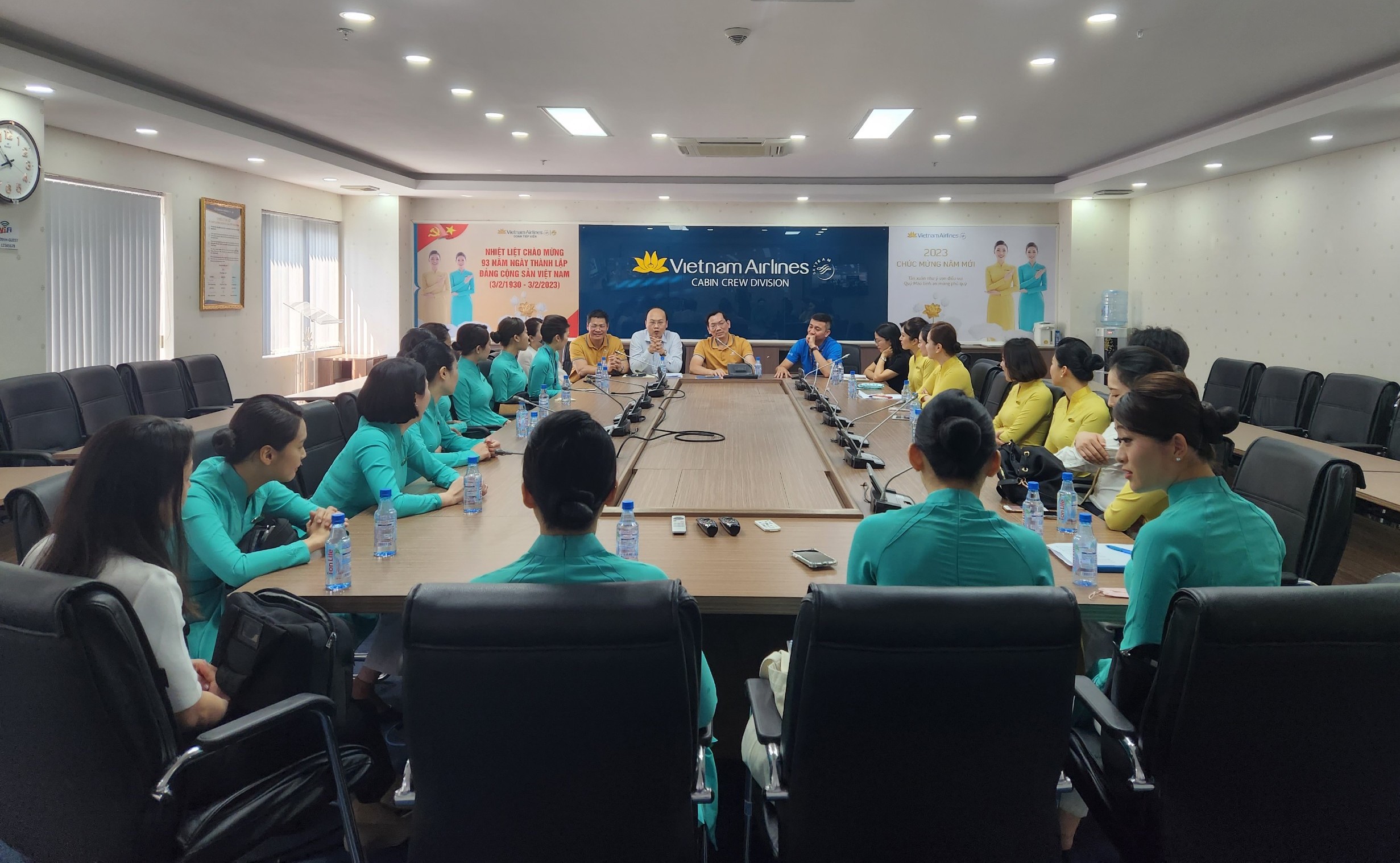 638120702230028059-1 alt text