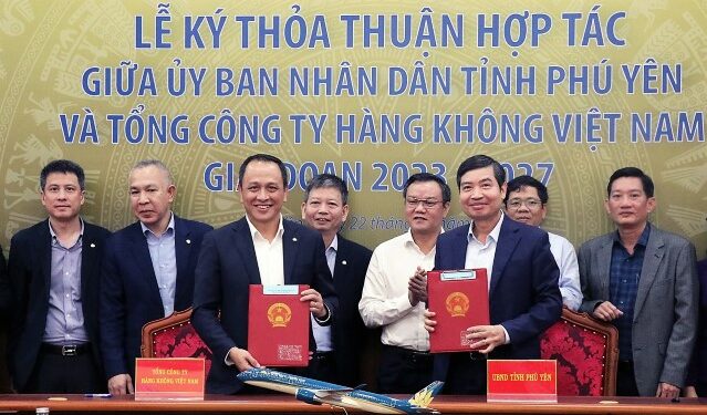 Vietnam Airlines hợp tác với tỉnh Phú Yên xúc tiến đầu tư, thương mại, du lịch, hàng không