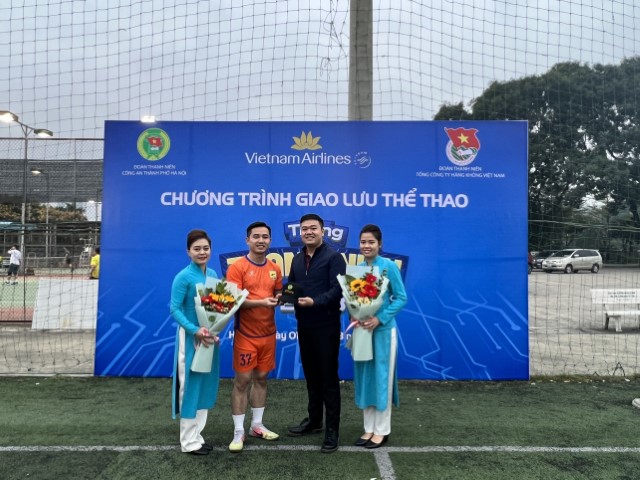 Giao lưu thể thao chào mừng 92 năm ngày thành lập Đoàn thanh niên