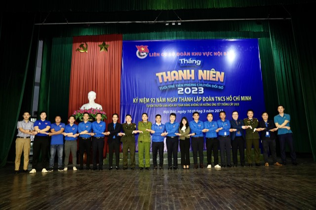 Lễ mít tinh Tháng Thanh niên tại khu vực Nội Bài