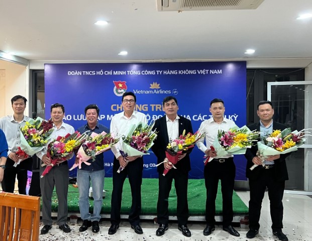 Giao lưu gặp mặt cán bộ Đoàn qua các thời kỳ