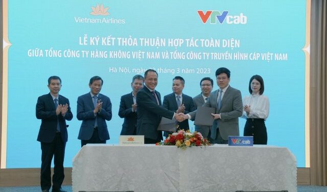 Vietnam Airlines ký kết thỏa thuận hợp tác toàn diện với VTV Cab