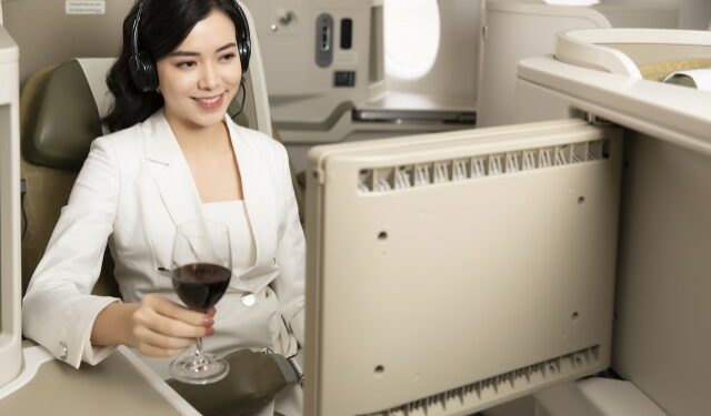 Nâng hạng chặng quốc tế cho đối tượng khách nội bộ