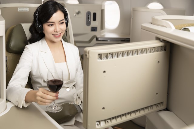 Nâng hạng chặng quốc tế cho đối tượng khách nội bộ