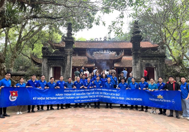 Tuổi trẻ TCT tìm về các di tích lịch sử