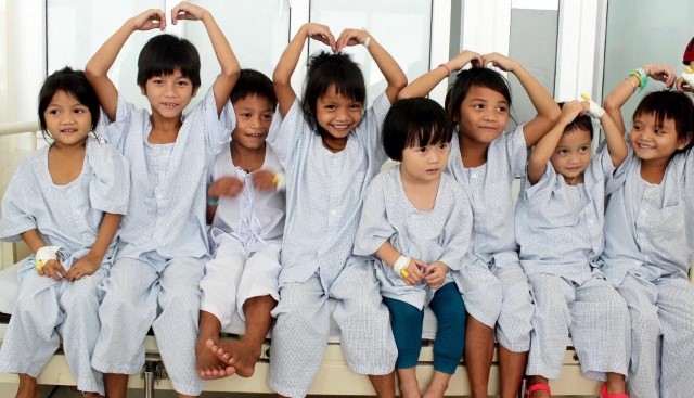 “Donate Miles for smiles” cùng sen vàng kết nối yêu thương năm 2023