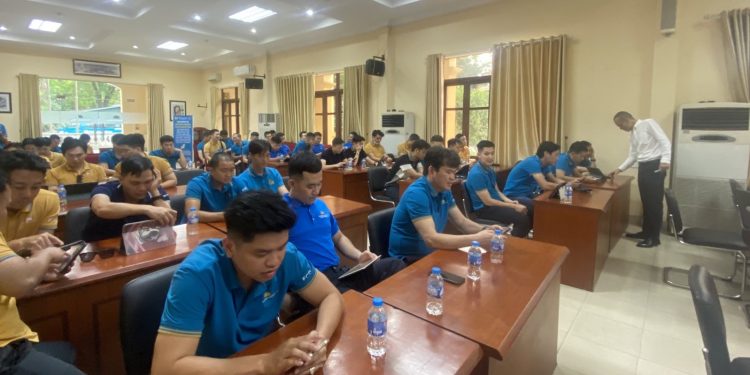 Tập huấn về VHAT, SMS cho 125 phi công