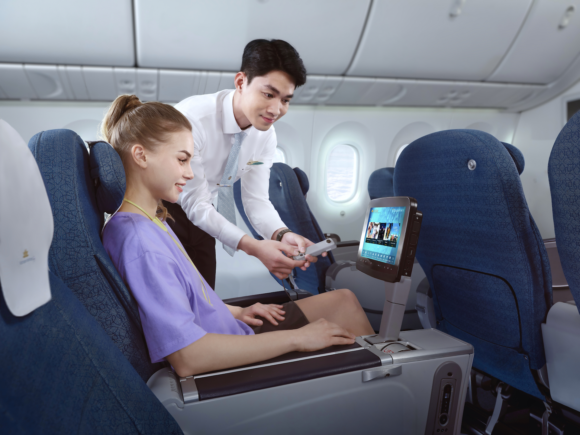 Thưởng thức bữa tiệc âm nhạc “Thanh âm bầu trời” trên độ cao 10.000m