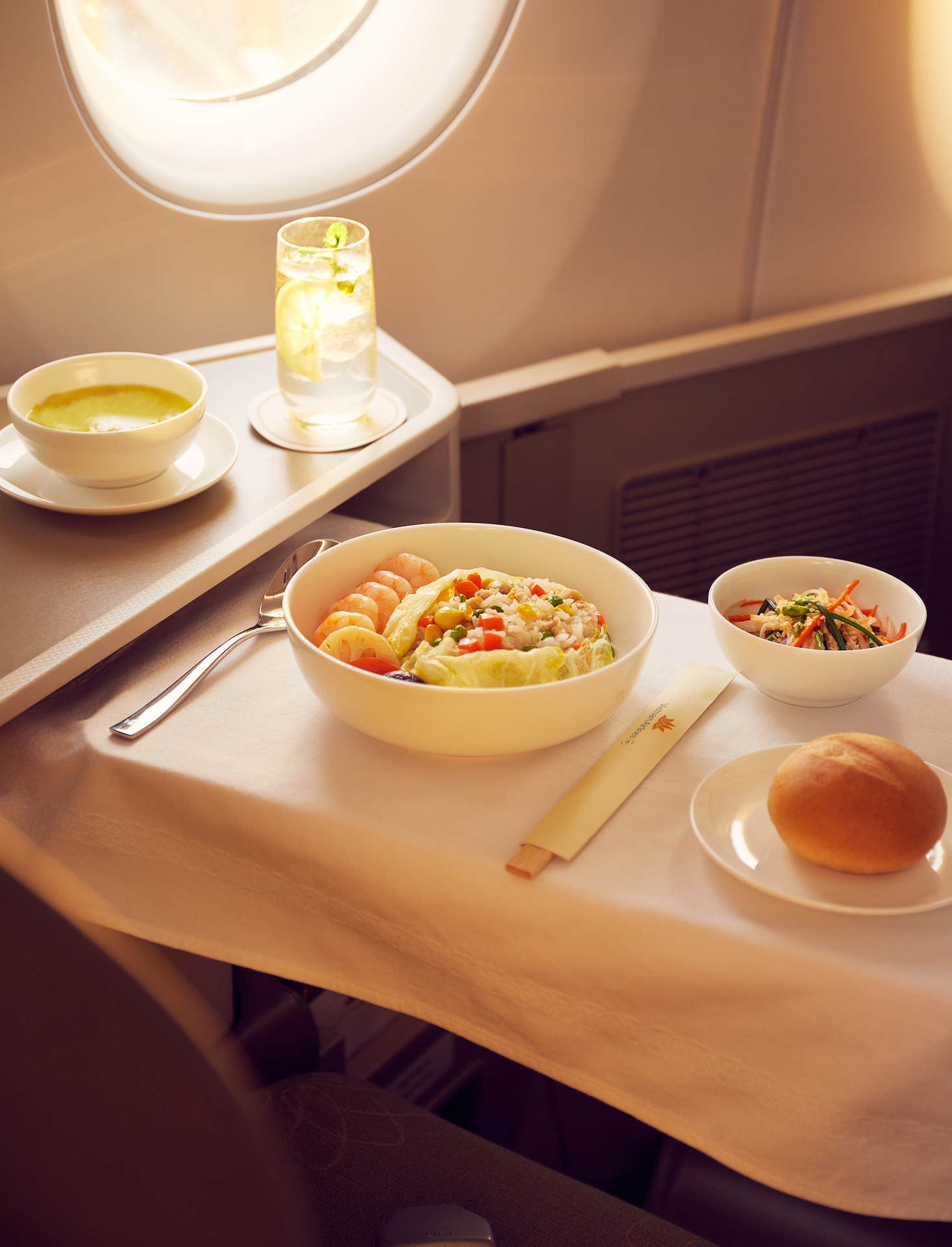 Thưởng thức ẩm thực cung đình ngát hương sen giữa ngày hạ