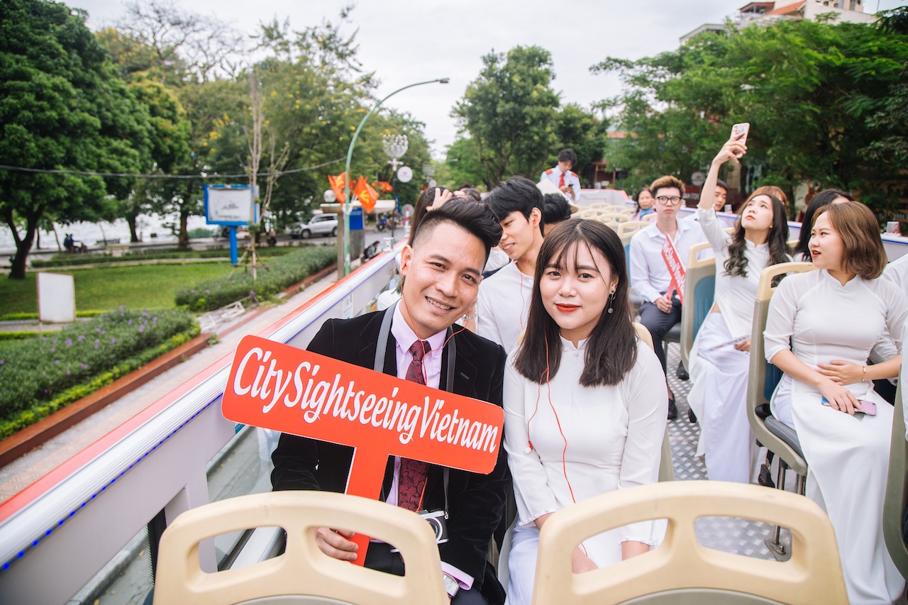 Ưu đãi giảm giá City tour bằng xe bus 2 tầng cho CBNV VNA