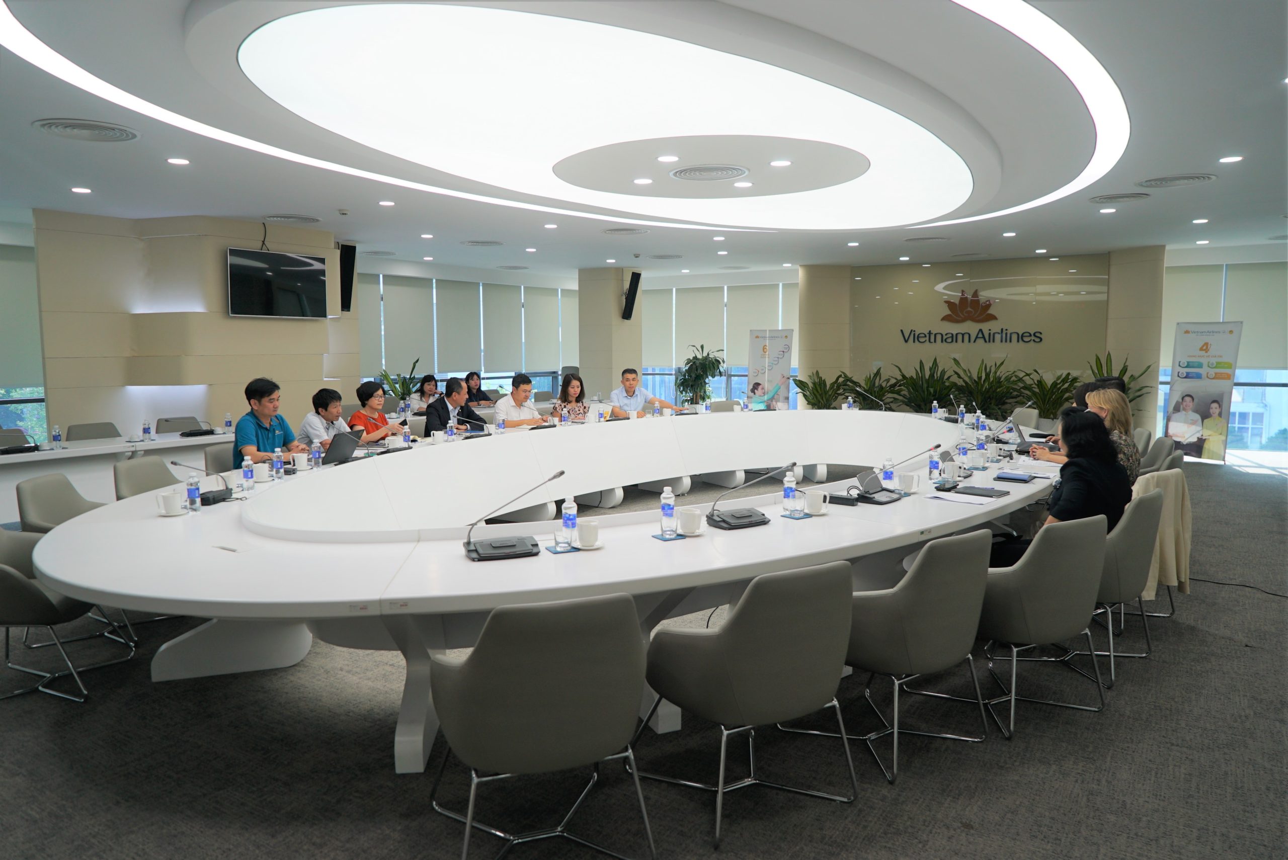 TGĐ làm việc với Tập đoàn Visa