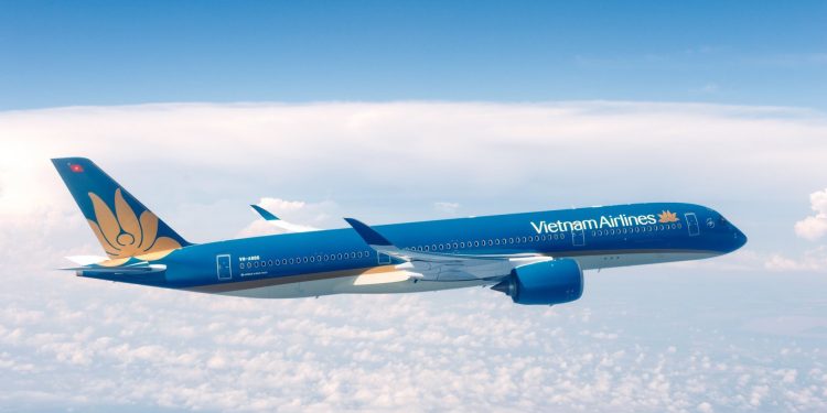 Cổ phiếu Vietnam Airlines bất ngờ tăng kịch trần