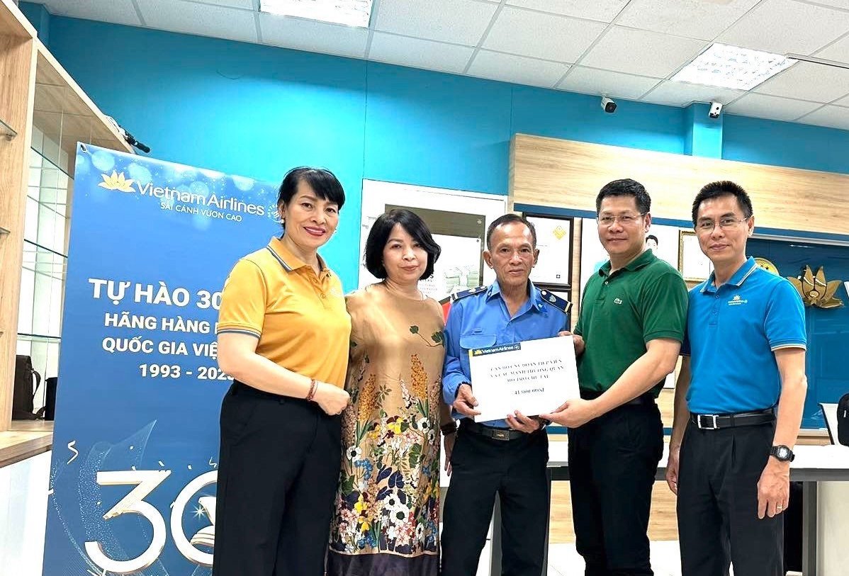 Tấm lòng nhân ái là nét đẹp truyền thống của Đoàn tiếp viên