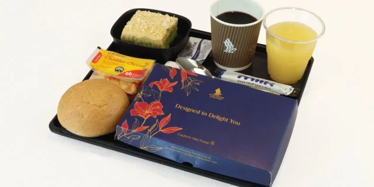 Aviation News No.102: CEO Singapore Airlines đưa ra lời xin lỗi về các hộp thức ăn bằng giấy