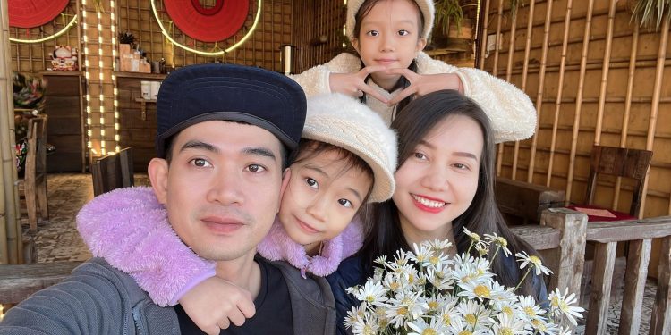 [28/6] Trong muôn vàn khó khăn, trở ngại nhưng “thuận vợ, thuận chồng tát biển Đông  cũng cạn”