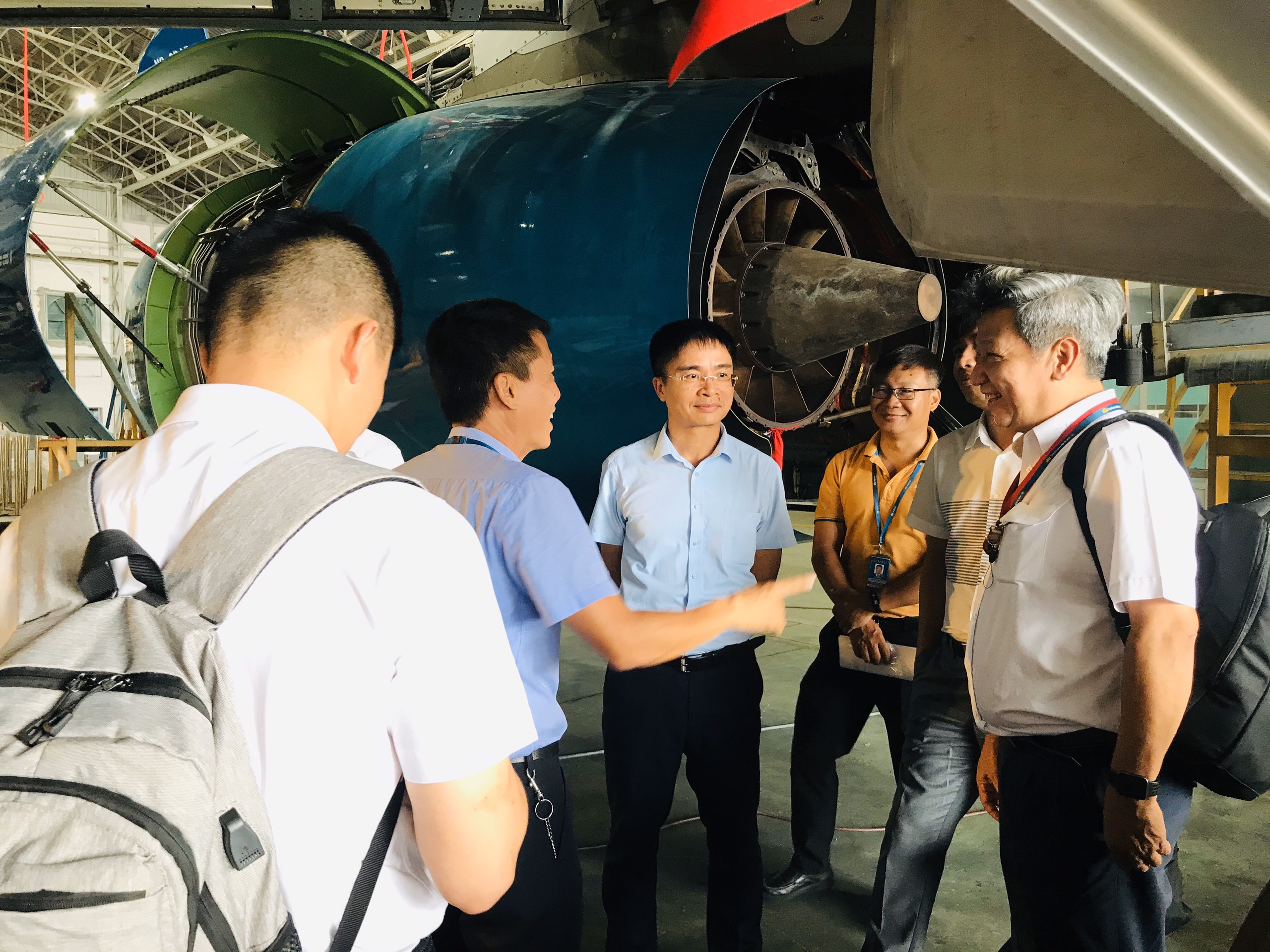 Lãnh đạo TCT kiểm tra công tác chuẩn bị phục vụ cao điểm Hè 2023 tại Công ty VAECO