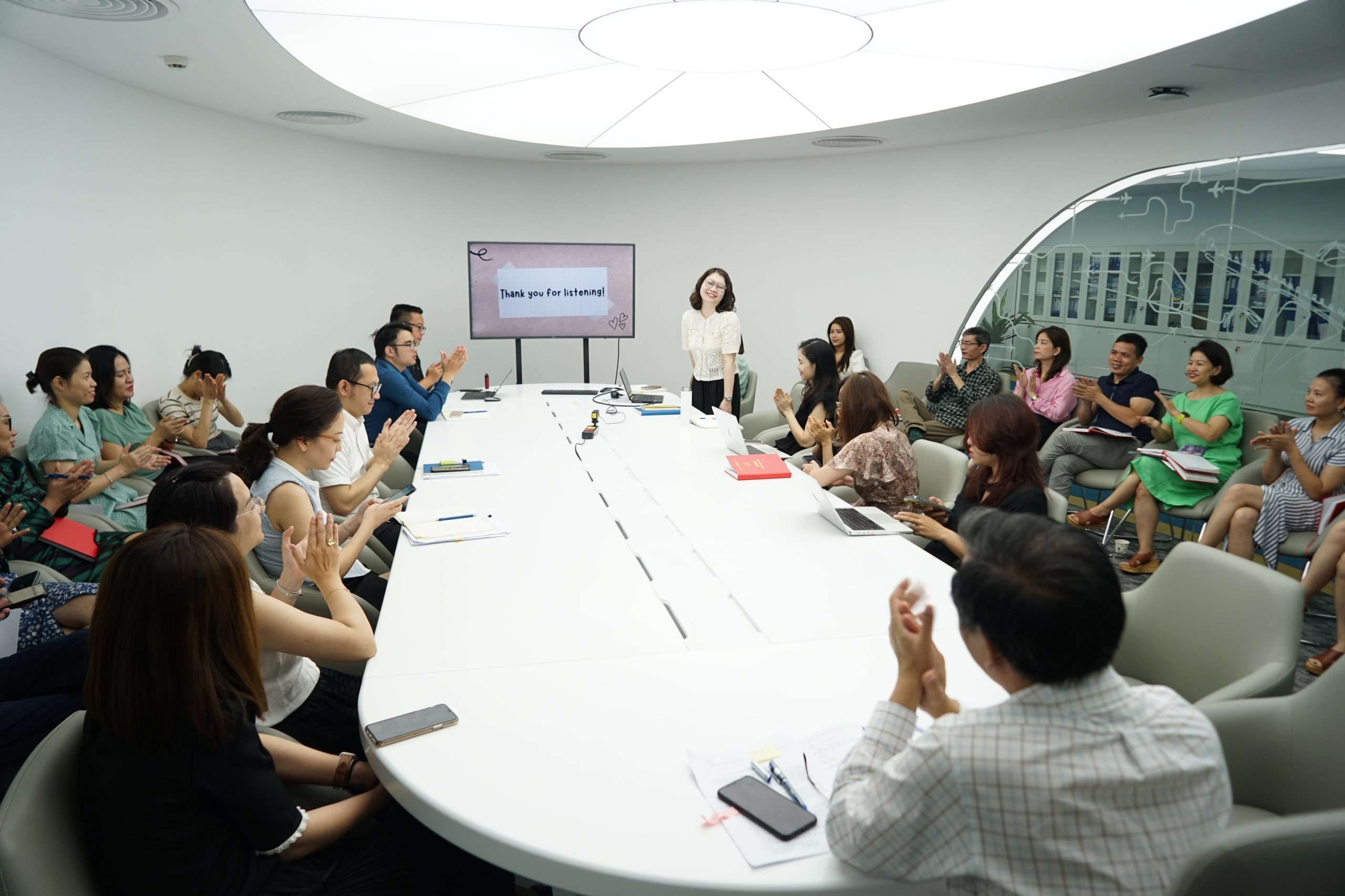 Cuốn sách “Dịch vụ sửng sốt khách hàng sững sờ”