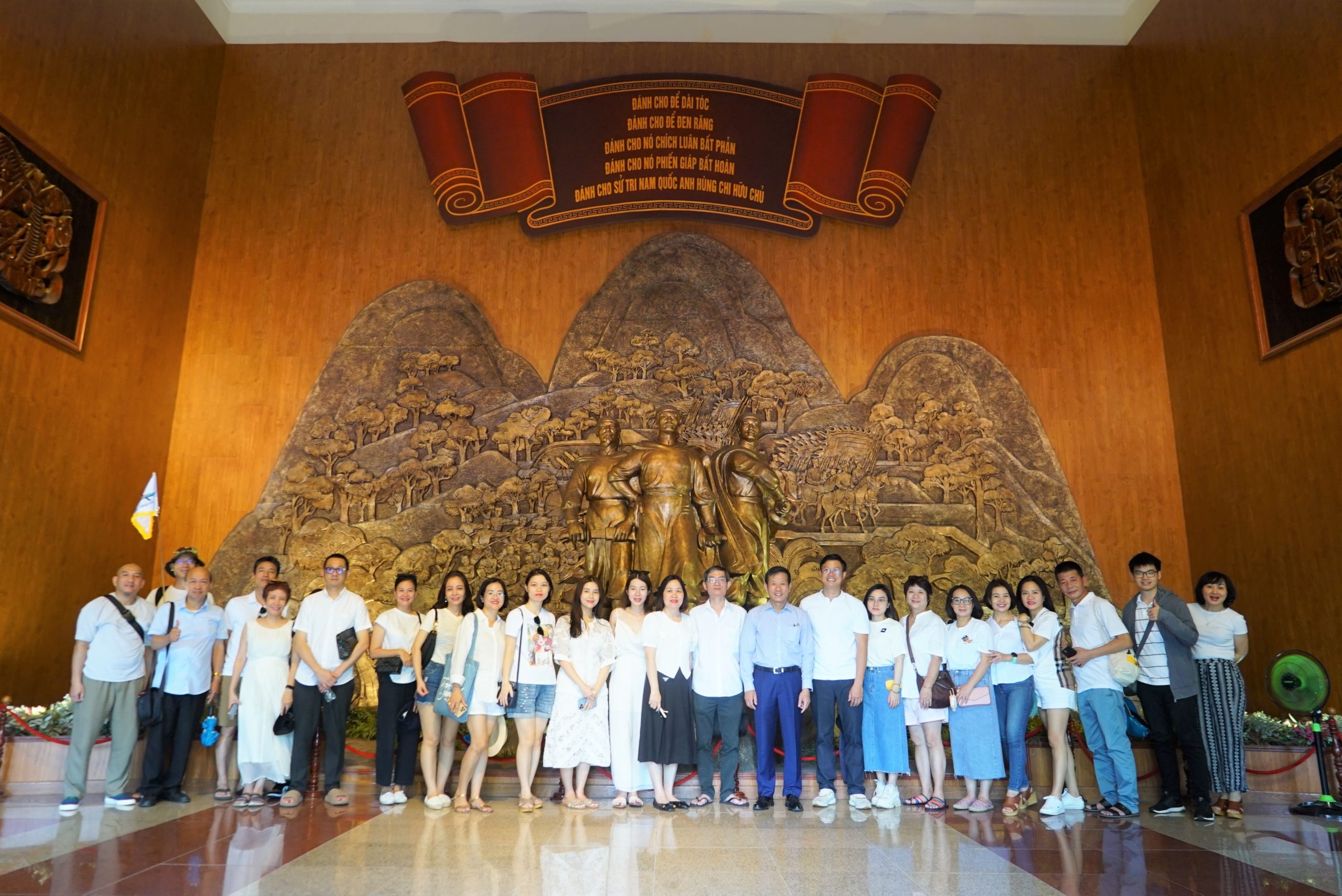 Chi bộ Ban TT về nguồn “Thăm miền đất võ, tiếp bước lịch sử”