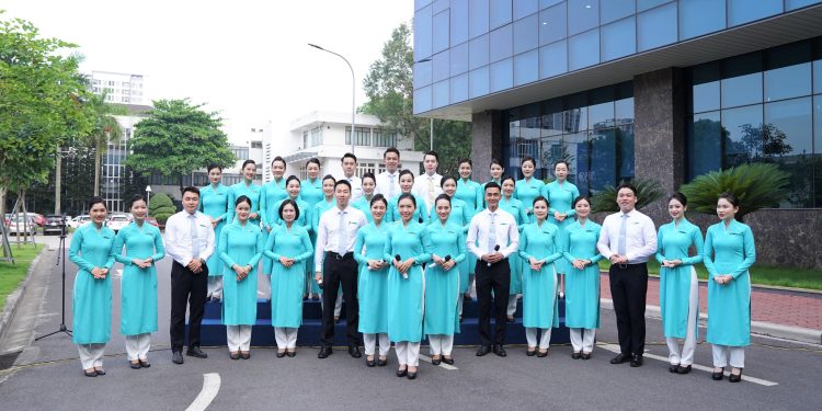 Chào cờ tháng 6: Thực hiện tốt kế hoạch cao điểm hè 2023