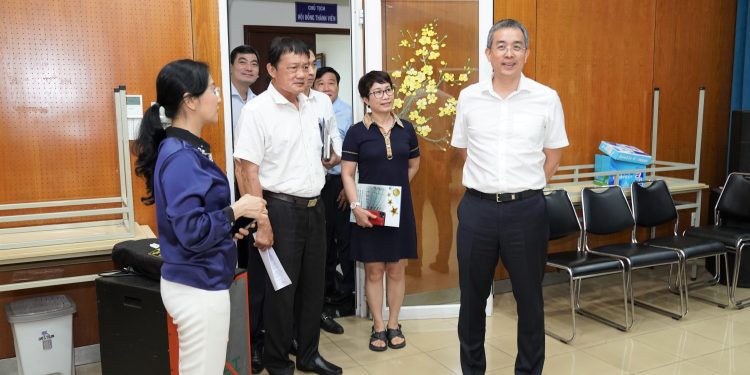 Chủ tịch Đặng Ngọc Hòa làm việc với các đơn vị khu vực phía Nam