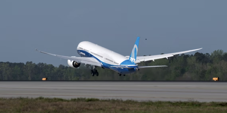 Aviation News No.106: Các hãng hàng không kêu gọi trợ giúp phát thải trong dài hạn đến Net-Zero