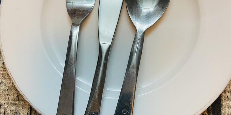 [Kỷ vật]Dụng cụ suất ăn trên khoang Thương gia với Logo cũ – Kỷ niệm về một thời để nhớ