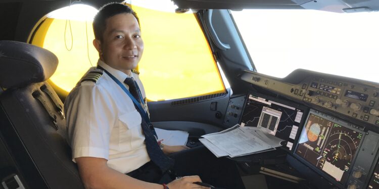 [27/7] Niềm tự hào về người cha – Dẫn đường trên không máy bay dân dụng IL-18