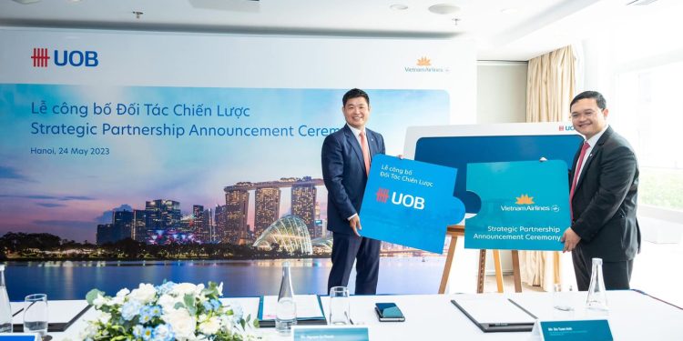 Mở thẻ tín dụng UOB – CBNV VNA hưởng ưu đãi đặc biệt