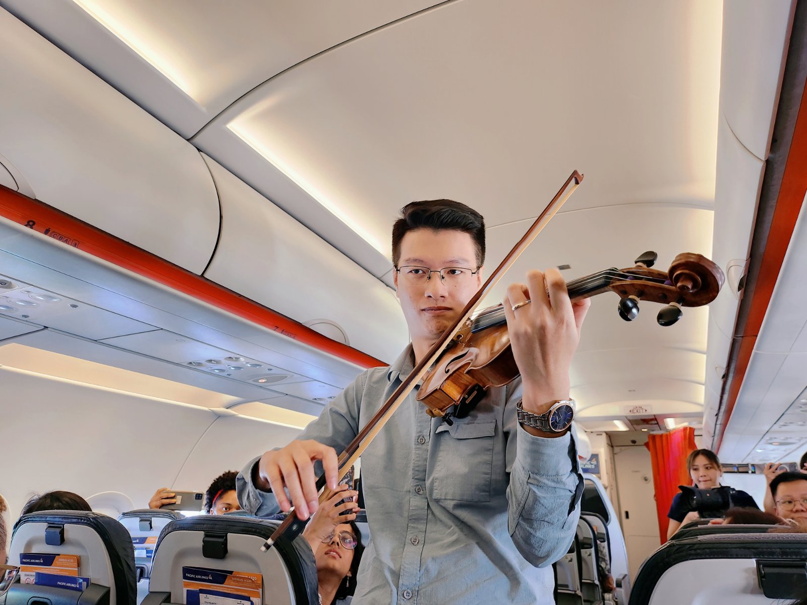 Hòa nhạc trên máy bay Pacific Airlines – trải nghiệm khó quên