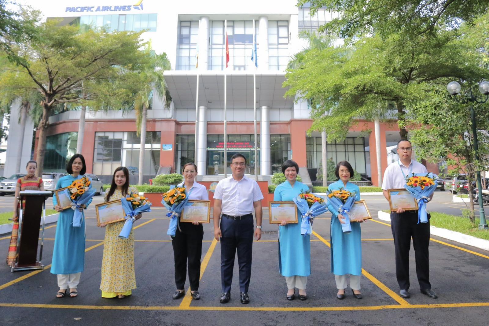 VIAGS khen thưởng 8 cá nhân “gương người tốt việc tốt” và sáng tạo ý tưởng cải tiến công việc