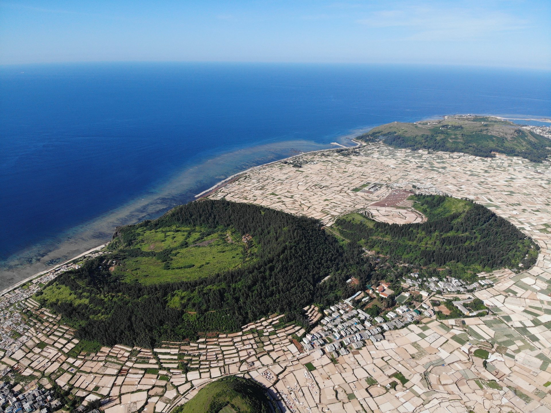 Khám phá hòn đảo “núi lửa” triệu năm tuổi và những trải nghiệm có thể bạn chưa biết tới