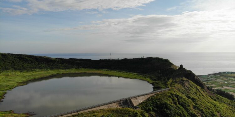 Khám phá hòn đảo “núi lửa” triệu năm tuổi và những trải nghiệm có thể bạn chưa biết tới