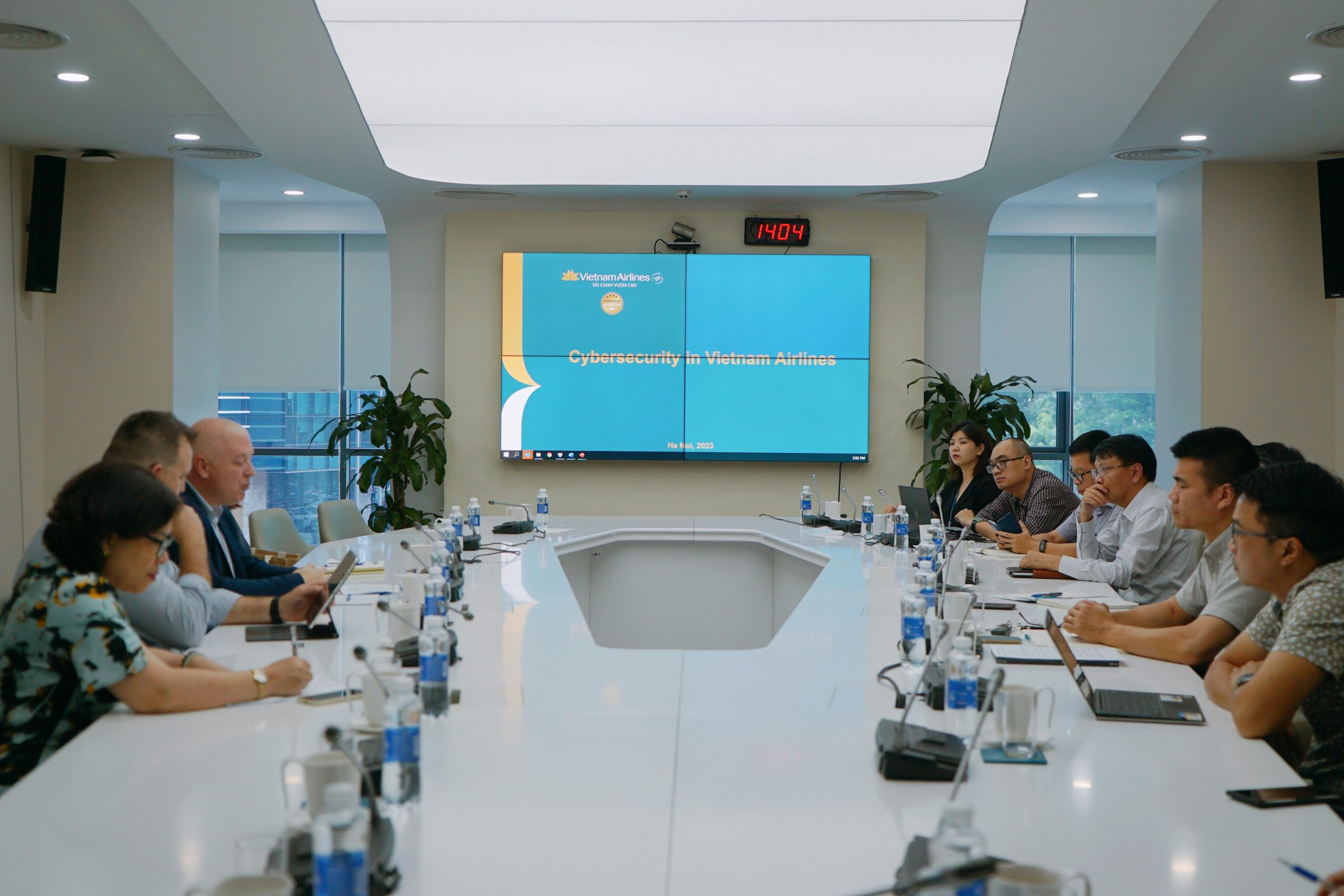 Vietnam Airlines, RMIT cùng các chuyên gia trao đổi về dự án đào tạo Cyber Security