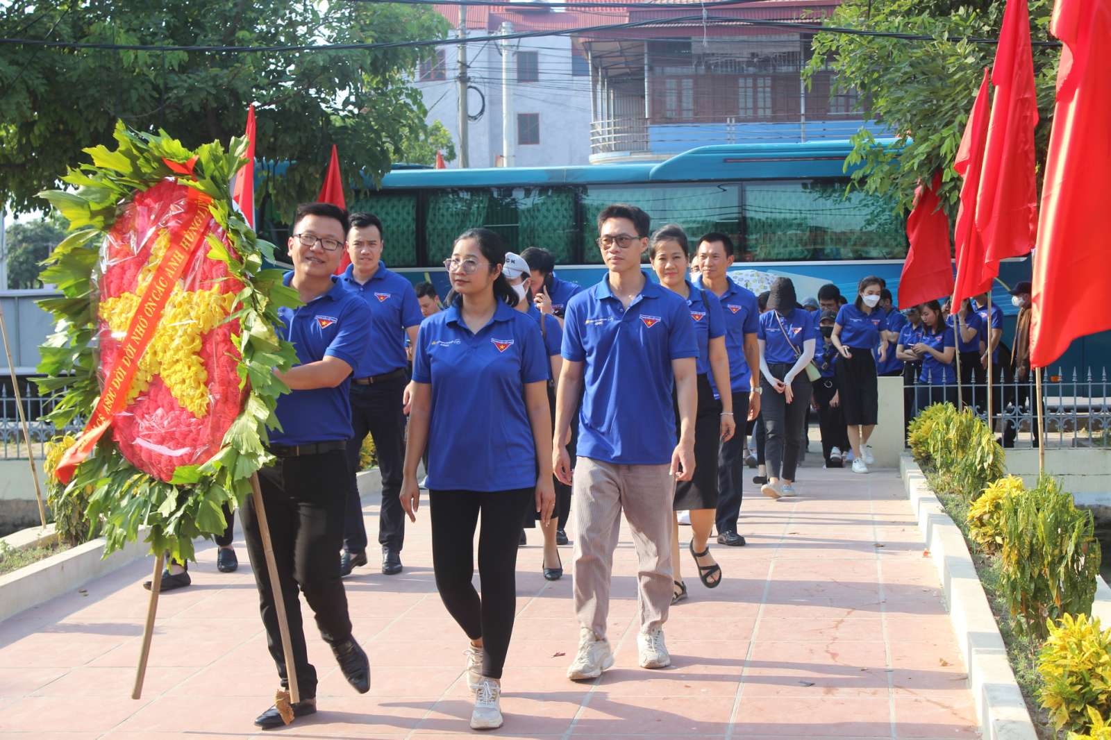 ĐTN ASOC cùng chuỗi hoạt động chào mừng thành công của Đại hội Đoàn cơ sở và kỷ niệm 76 năm ngày thương binh liệt sỹ