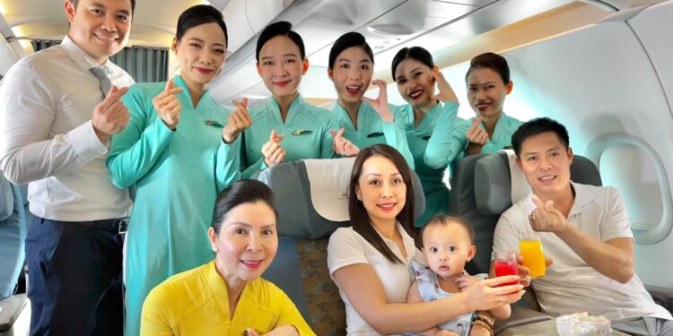 Chuyến bay đầu tiên