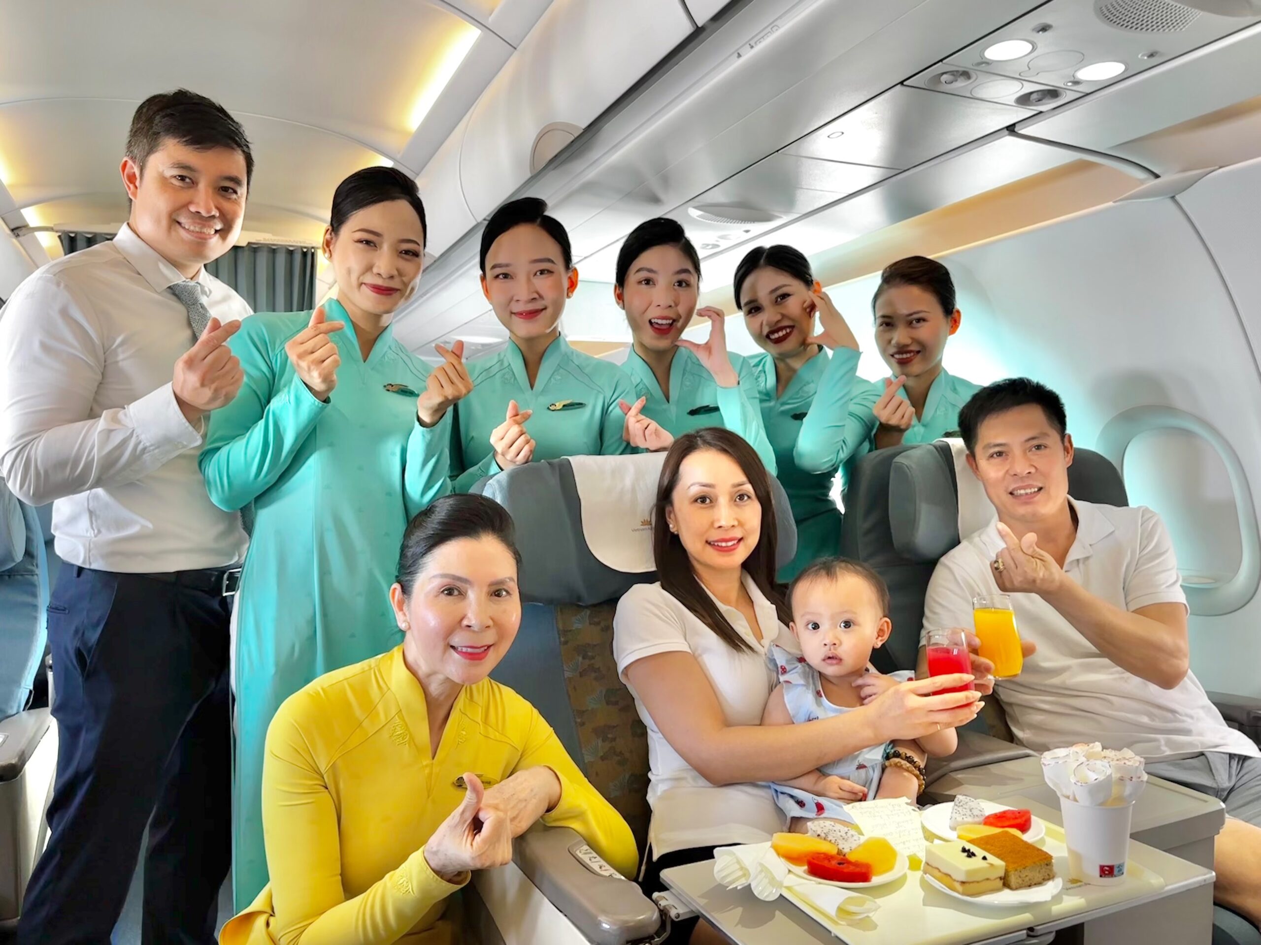 Chuyến bay đầu tiên