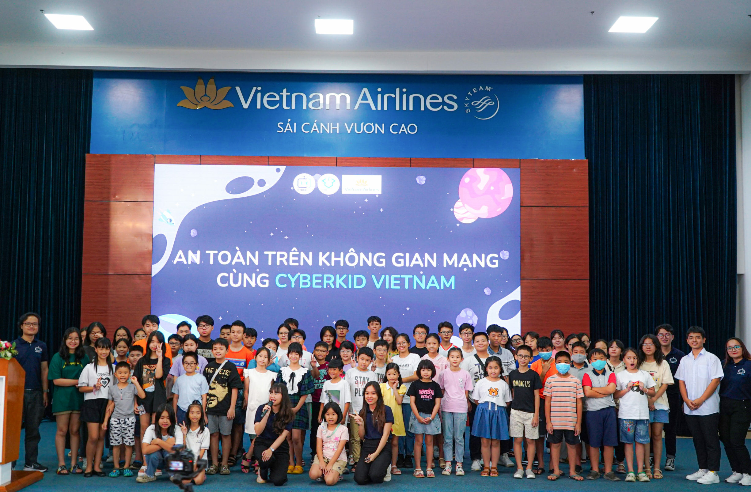 VNA tổ chức khóa học An toàn trên không gian mạng cho con em CBNV khu vực phía Nam