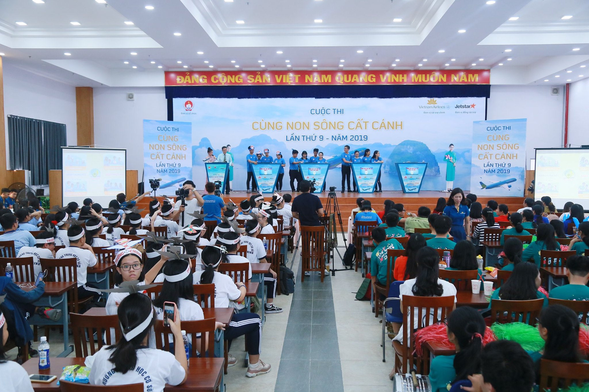 [30 năm] Cùng non sông cất cánh