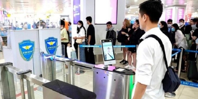 Chính thức sử dụng VNeID với khách làm thủ tục đi máy bay từ ngày mai (2/8)