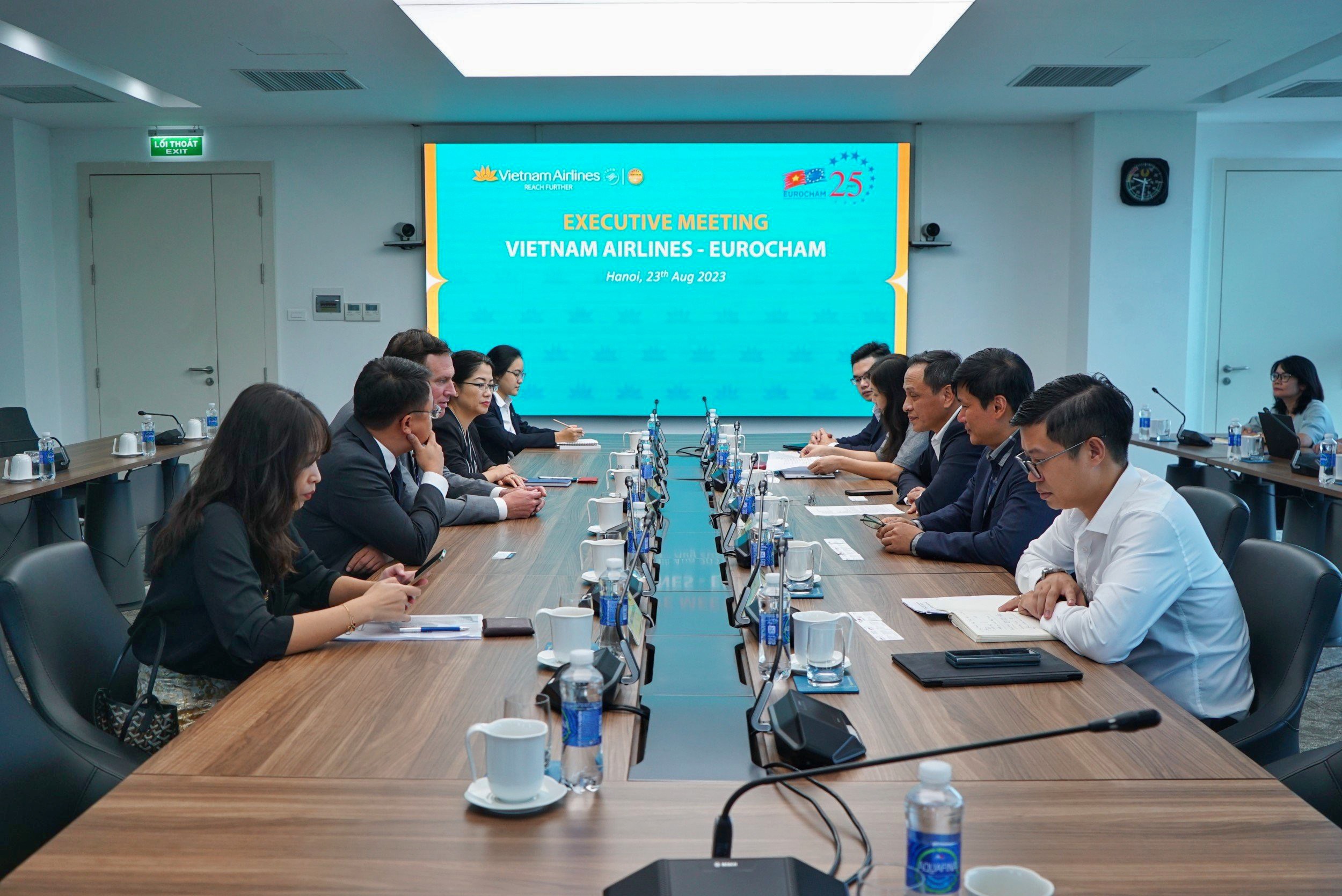 TGĐ Lê Hồng Hà làm việc với Chủ tịch EuroCham