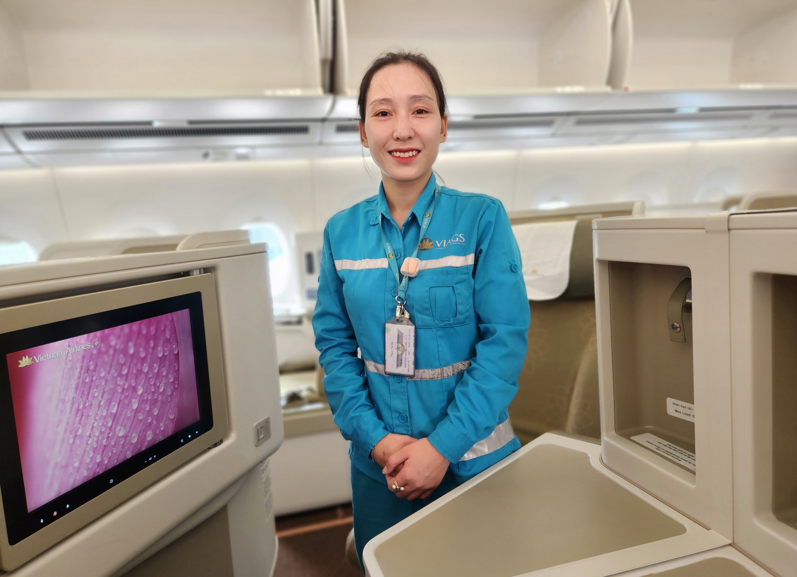 [Nụ cười dịch vụ] Nụ cười thầm lặng phía sau những chuyến bay