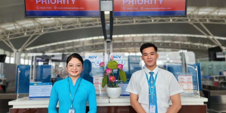 [Nụ cười dịch vụ] Hãy giữ nụ cười trên môi, bạn nhé