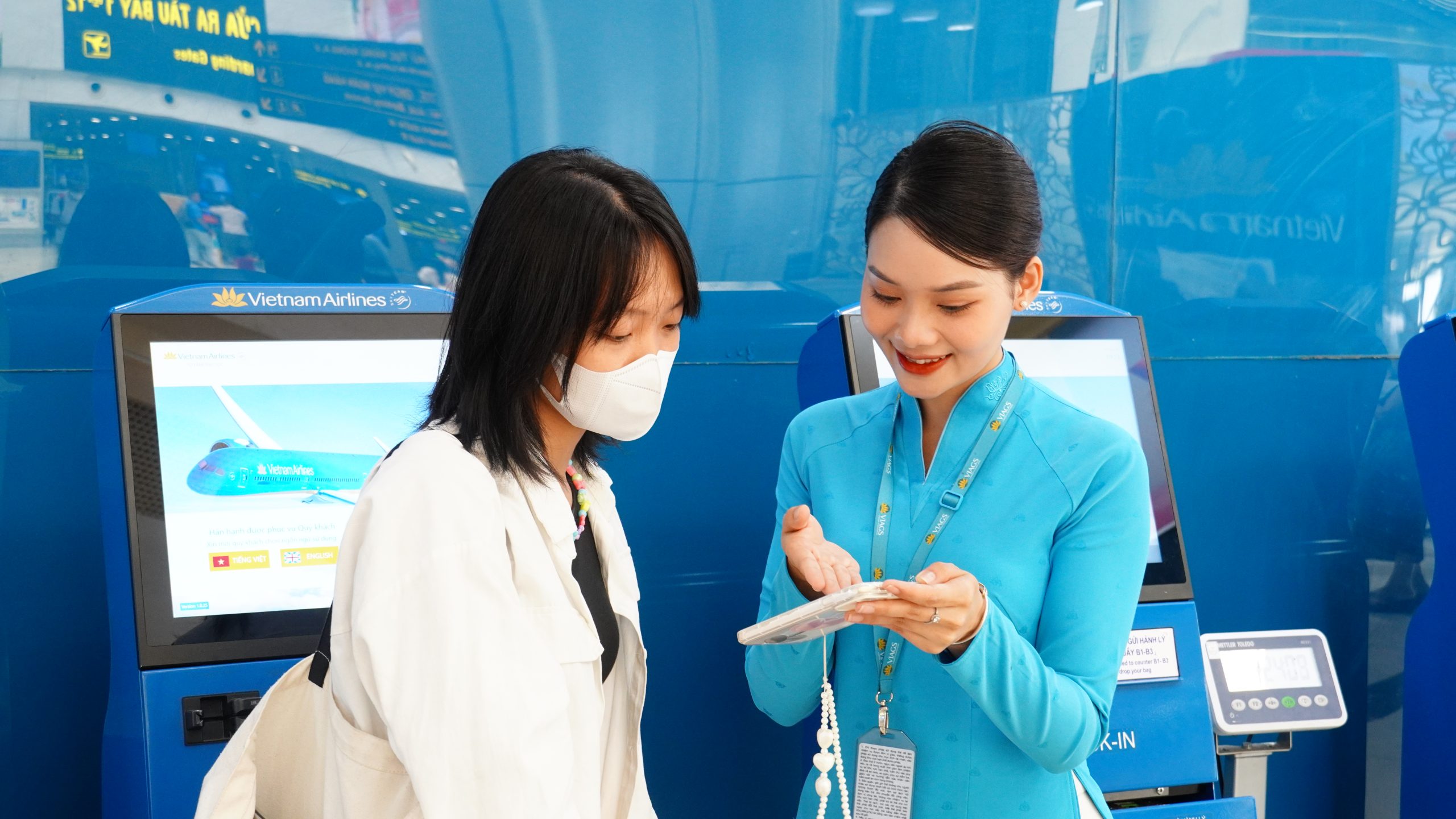 [Nụ cười dịch vụ] Lan tỏa năng lượng tích cực trong công việc