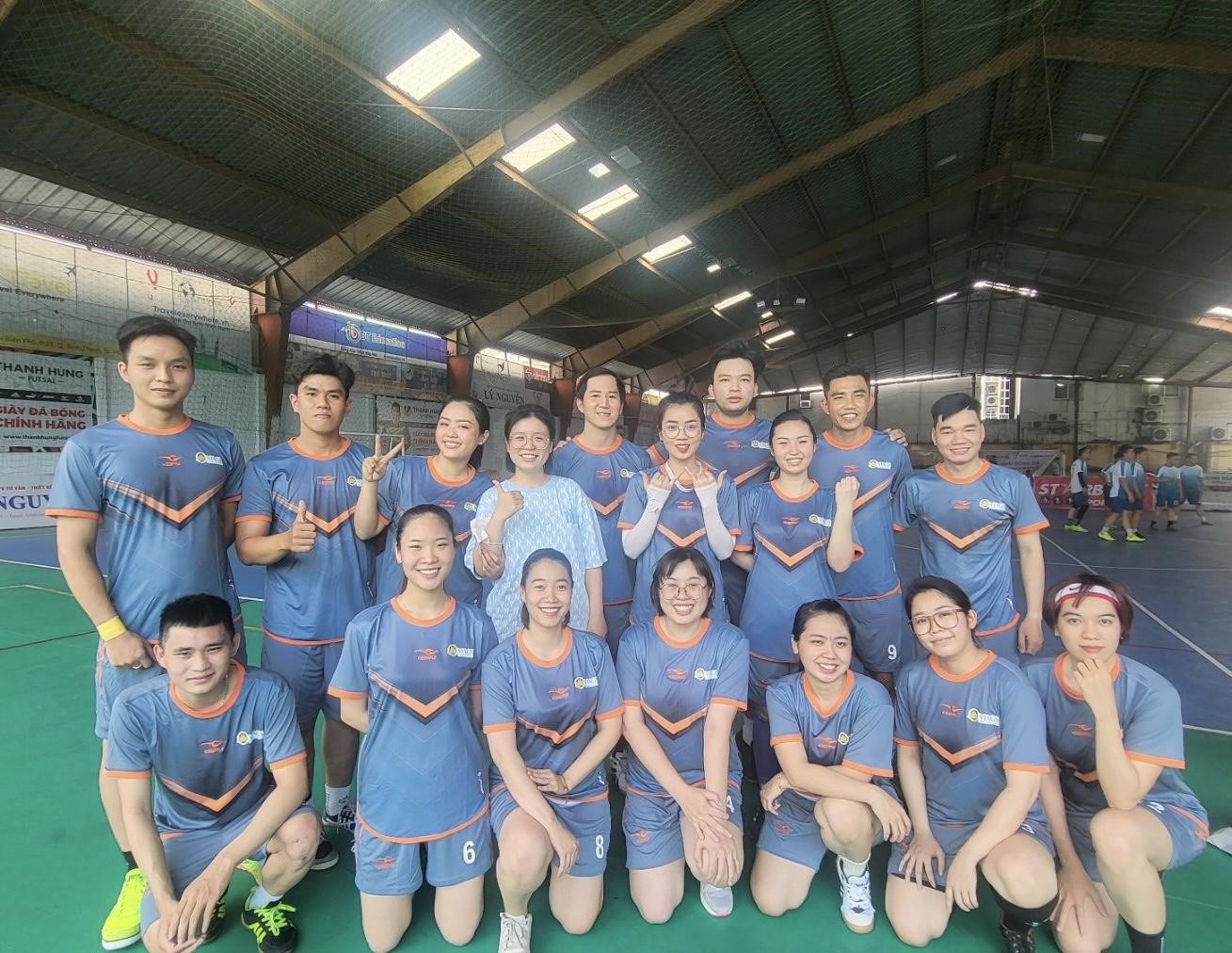 [Nụ cười dịch vụ] Nụ cười trên sân bóng