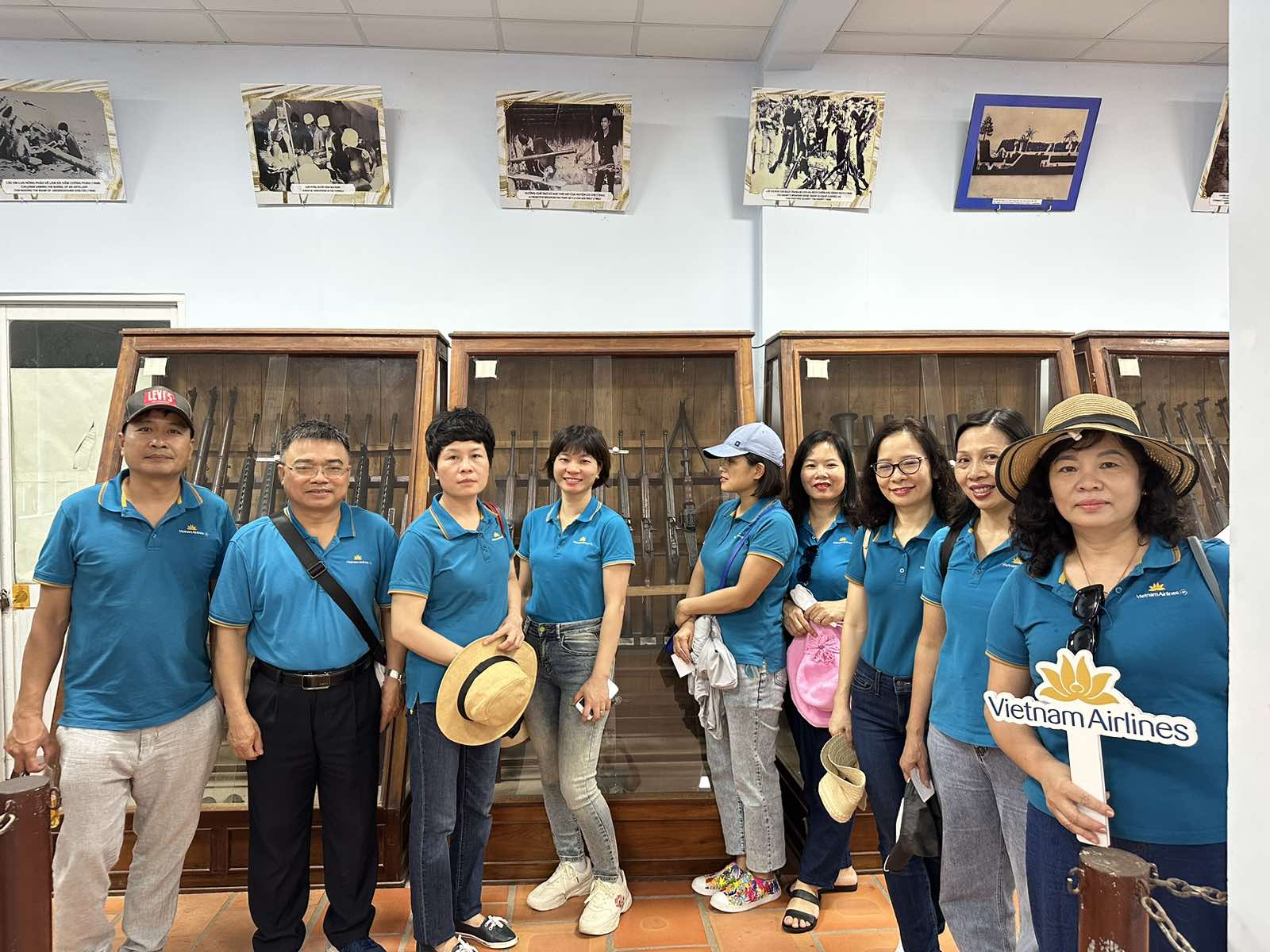 Chi bộ phòng Kế toán VP TCT và hành trình về vùng đất “kỳ tích anh hùng” – Địa Đạo Củ Chi